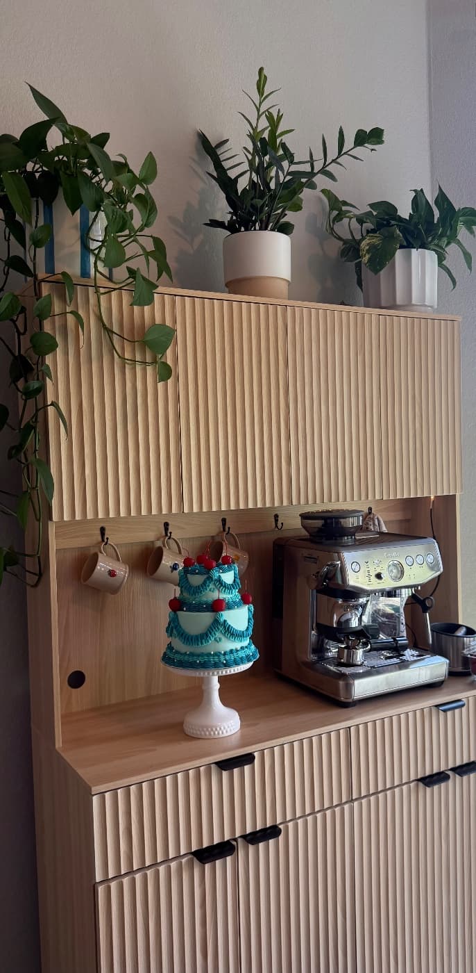 Classic Vintage 2 Tiered Cake — photo 2